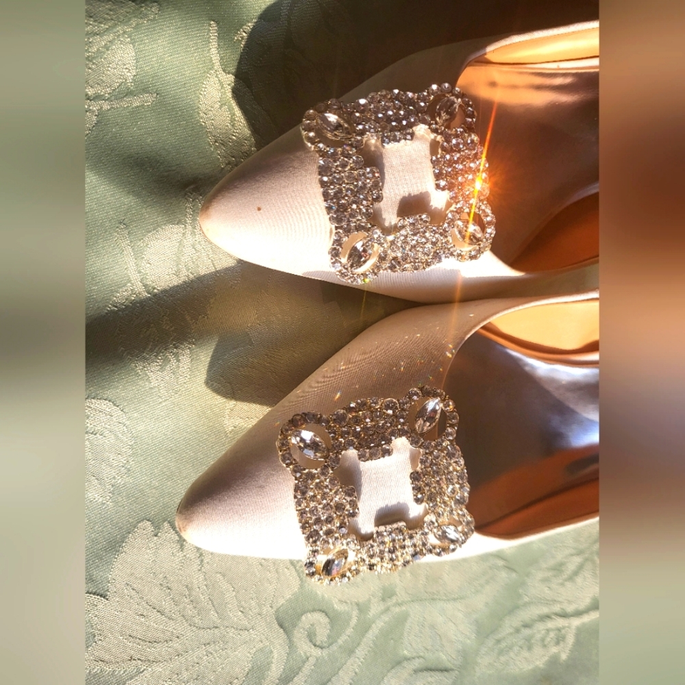 Badgley Mischka crystal wedding shoes size 7